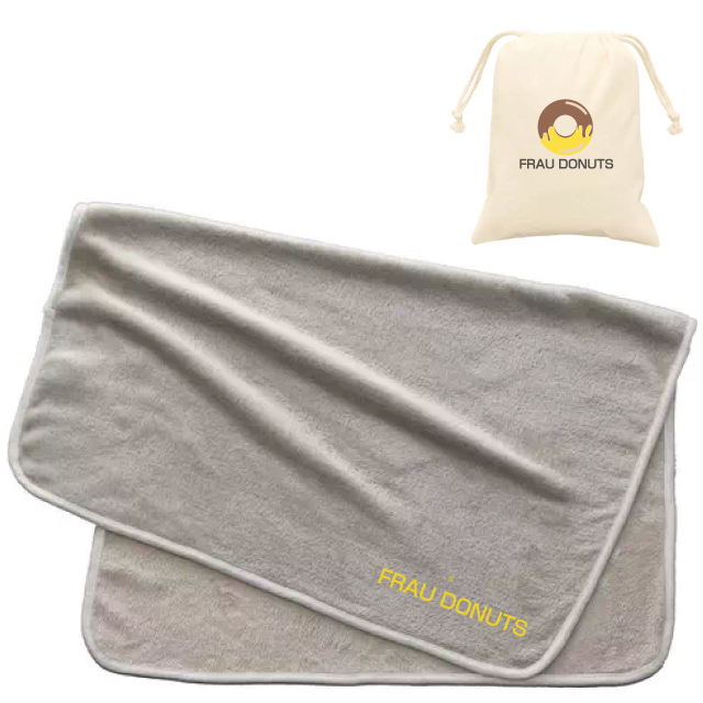 吸湿発熱ブランケット（巾着付き）